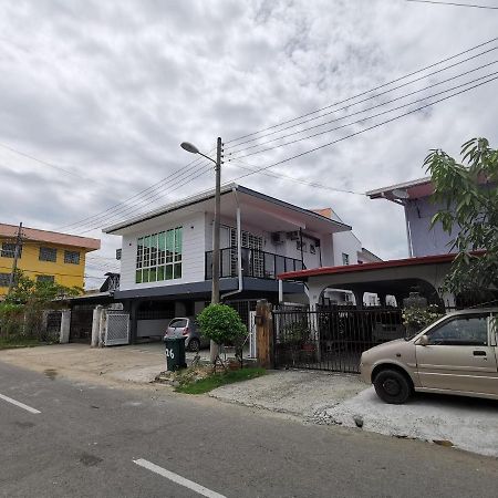 Nj_Homestay@Kkia/Petagas Kk コタキナバル エクステリア 写真