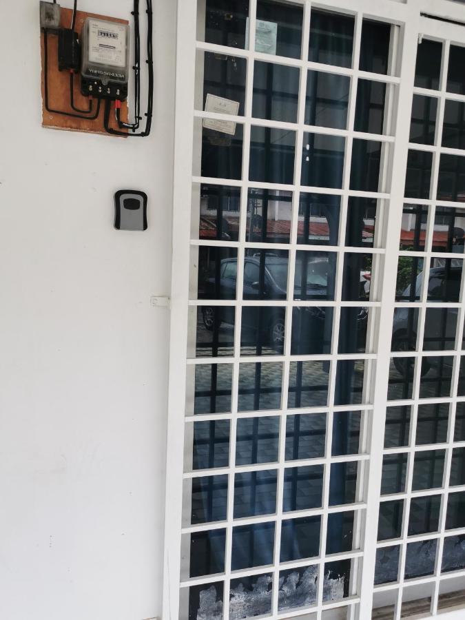 Nj_Homestay@Kkia/Petagas Kk コタキナバル エクステリア 写真